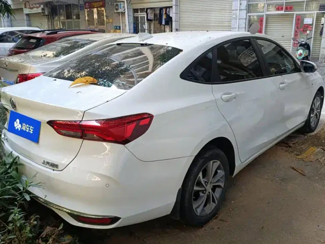 Buick Verano — Фото автомобиля 3