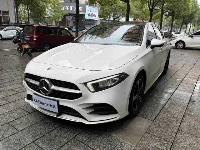 Фотография автомобиля — Mercedes-Benz A-Class