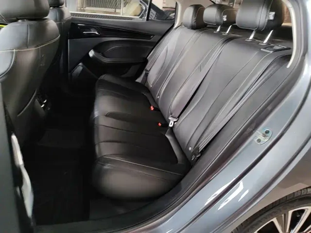Roewe i5 — Фото автомобиля 16