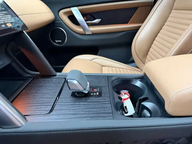 Land Rover Discovery Sport — Фото автомобиля 27