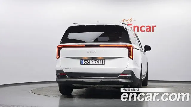Kia Canival — Фото автомобиля 2