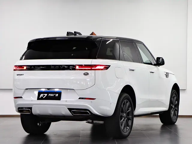 Land Rover Range Rover Sport — Фото автомобиля 6