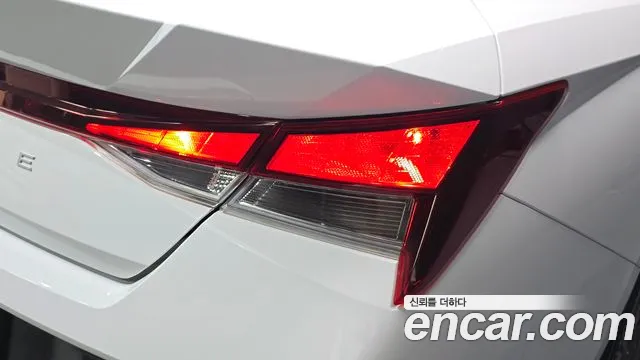 Hyundai Avante — Фото автомобиля 8