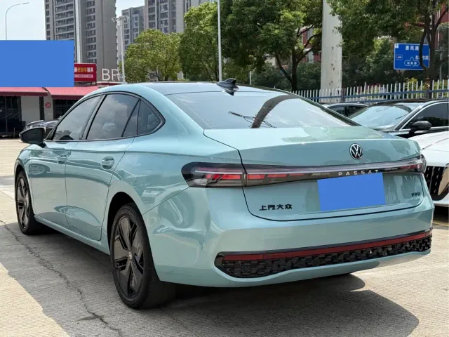 Volkswagen Passat — Фото автомобиля 5