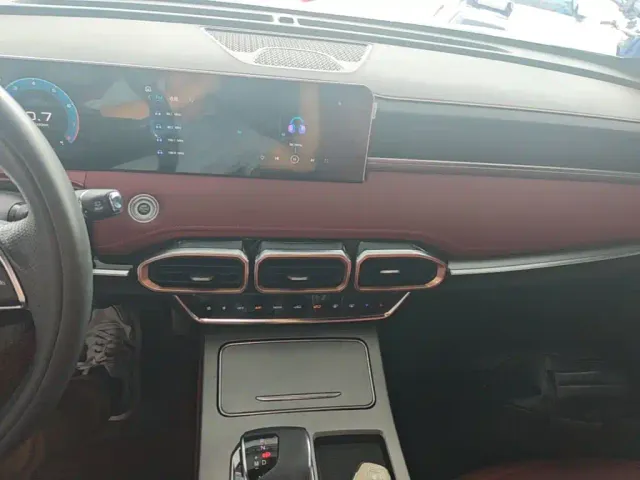 Jetour X70 Plus — Фото автомобиля 12