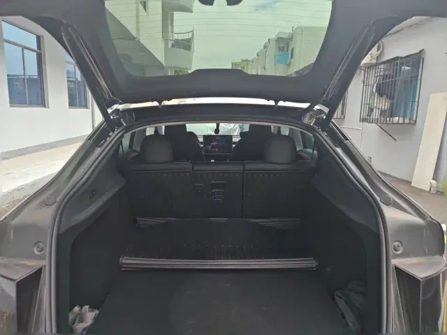 Tesla Model Y — Фото автомобиля 15