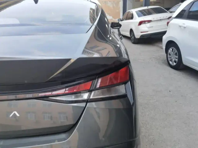 Hyundai Elantra — Фото автомобиля 7
