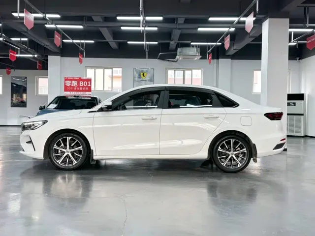 Geely Emgrand — Фото автомобиля 4