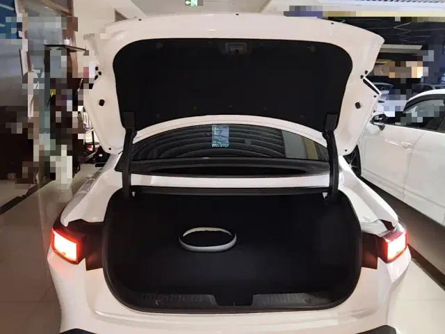 Changan Lamore — Фото автомобиля 17
