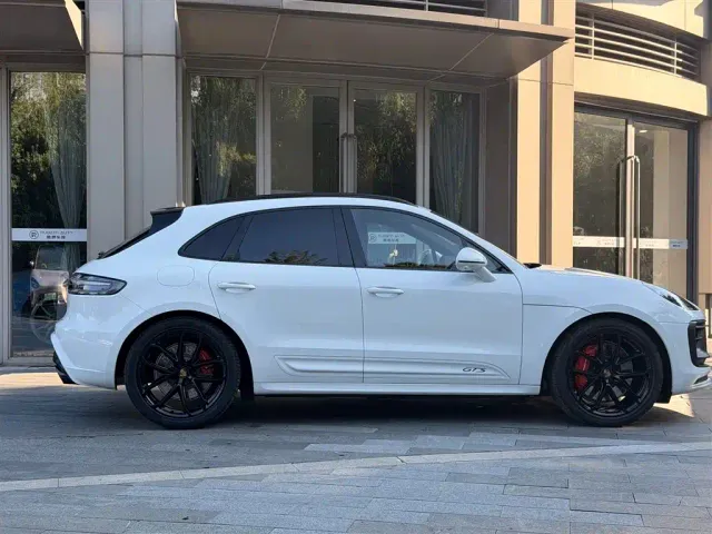 Porsche Macan — Фото автомобиля 7