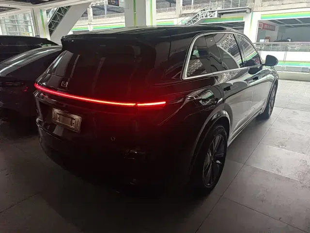 Li Auto L7 — Фото автомобиля 6
