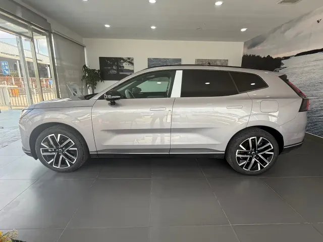 Volvo XC70 Plug-in Hybrid — Фото автомобиля 6
