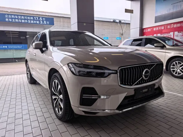 Volvo XC60 — Фото автомобиля 6