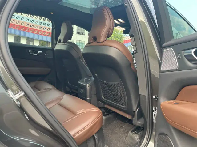 Volvo XC60 — Фото автомобиля 20
