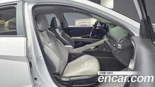 Hyundai Avante CN7 — Фото автомобиля 11