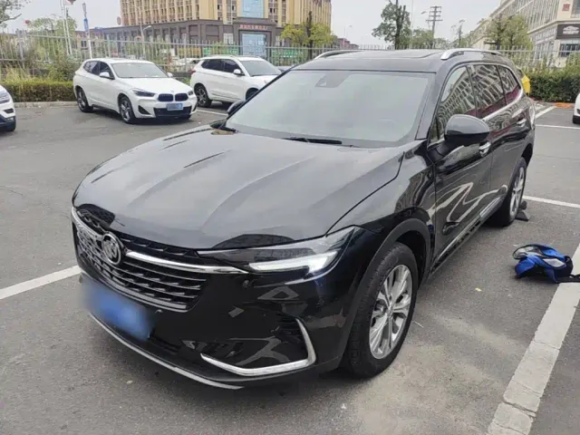 Фотография автомобиля — Buick Envision Plus