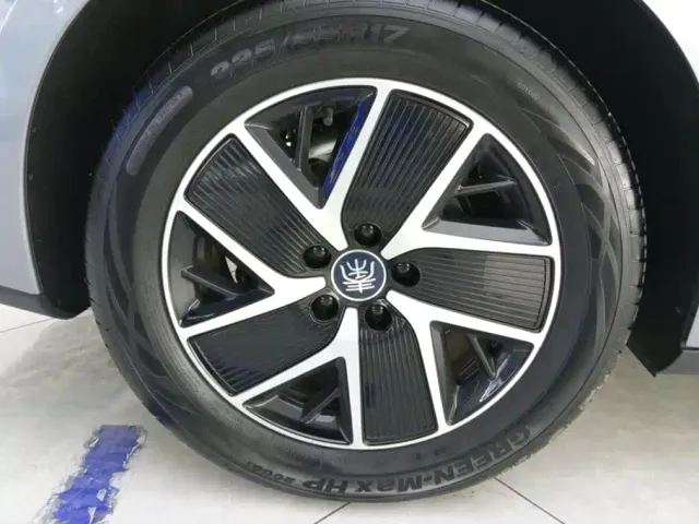 BYD Qin L — Фото автомобиля 6