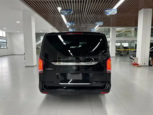 Mercedes-Benz V-Class — Фото автомобиля 18