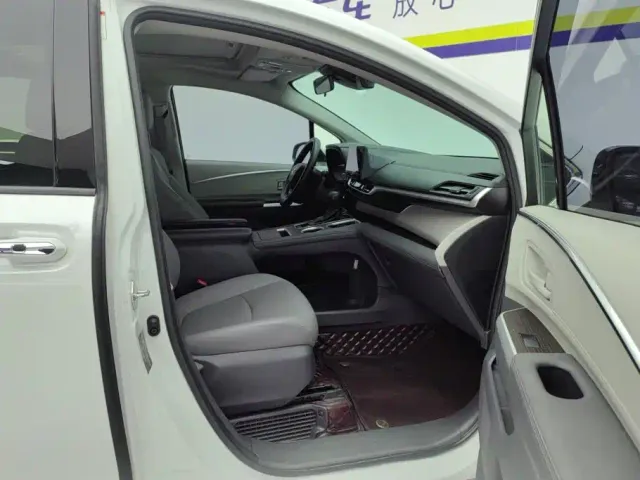 Toyota Granvia — Фото автомобиля 8