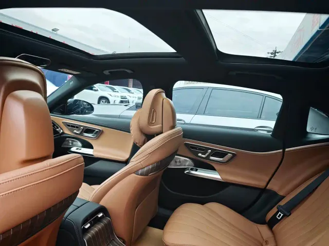Mercedes-Benz E-Class — Фото автомобиля 8