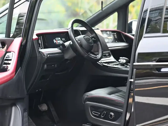 GAC Trumpchi M8 — Фото автомобиля 4