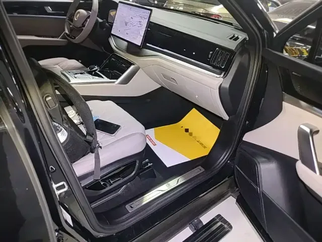 BYD Tang — Фото автомобиля 8