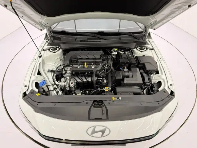 Hyundai Elantra — Фото автомобиля 24