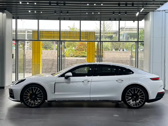 Porsche Panamera — Фото автомобиля 4