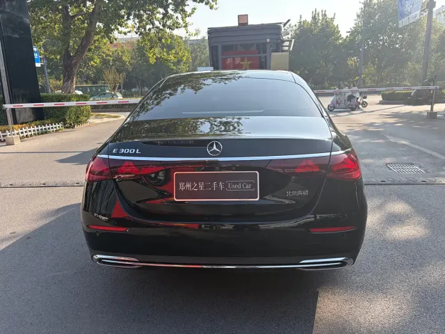 Mercedes-Benz E-Class — Фото автомобиля 5