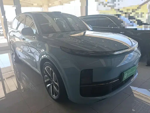 Li Auto L8 — Фото автомобиля 21