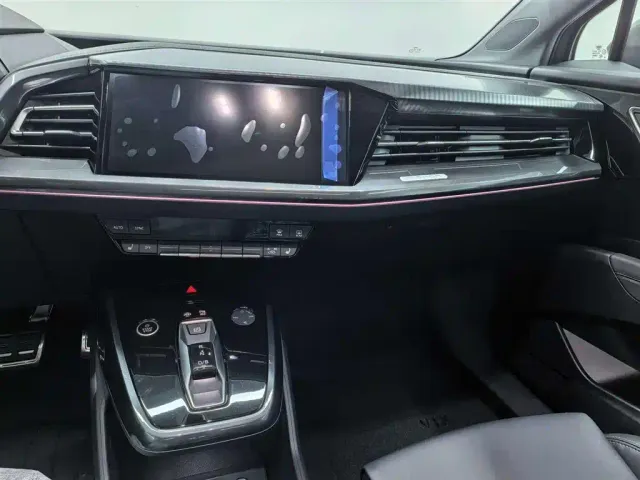 Audi Q4 e-tron — Фото автомобиля 10