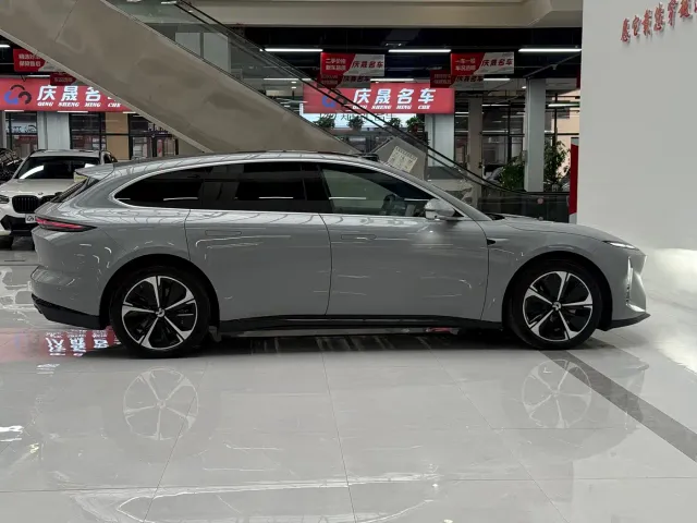 Nio ET5 Touring — Фото автомобиля 8