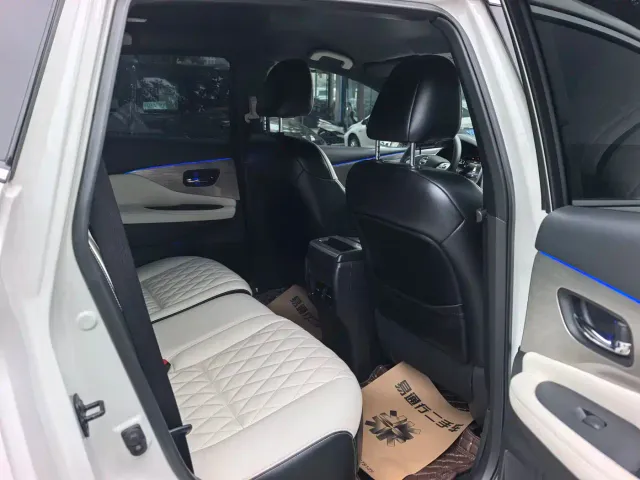 Nissan Murano — Фото автомобиля 7