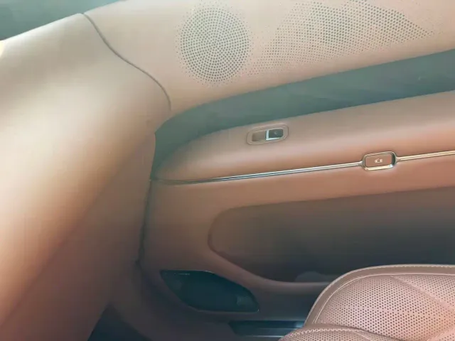 Voyah Auto VOYAH Taisan 2026 Model Base — Фото автомобиля 13