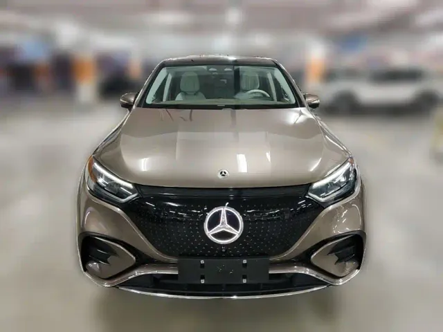 Mercedes-Benz EQE SUV — Фото автомобиля 4