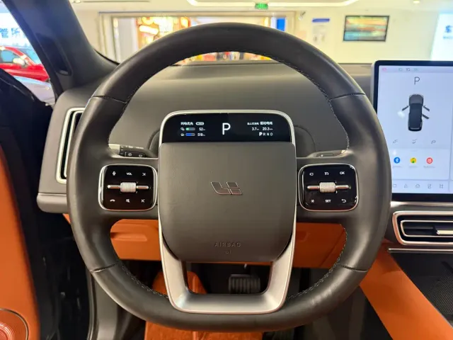 Li Auto L8 — Фото автомобиля 21