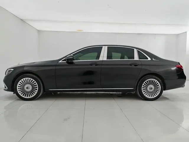 Mercedes-Benz E-Class — Фото автомобиля 7