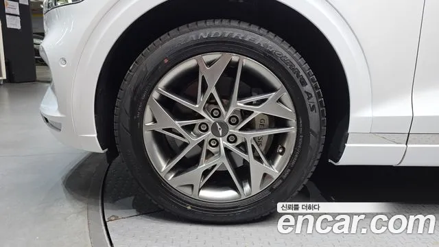 Genesis GV70 2.5T Бензин AWD — Фото автомобиля 5