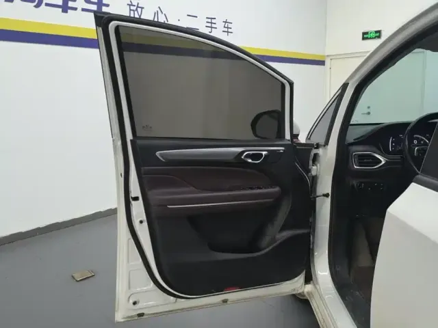 GAC Trumpchi M6 — Фото автомобиля 7