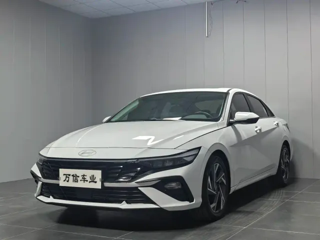 Hyundai Elantra — Фото автомобиля 2