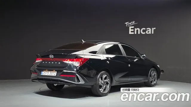 Hyundai Avante CN7 — Фото автомобиля 2