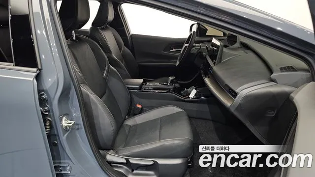 Toyota Prius Generation 5 — Фото автомобиля 26