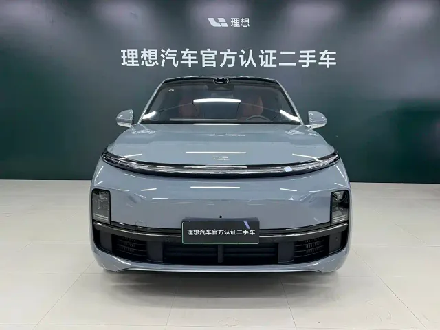 Li Auto L8 — Фото автомобиля 2