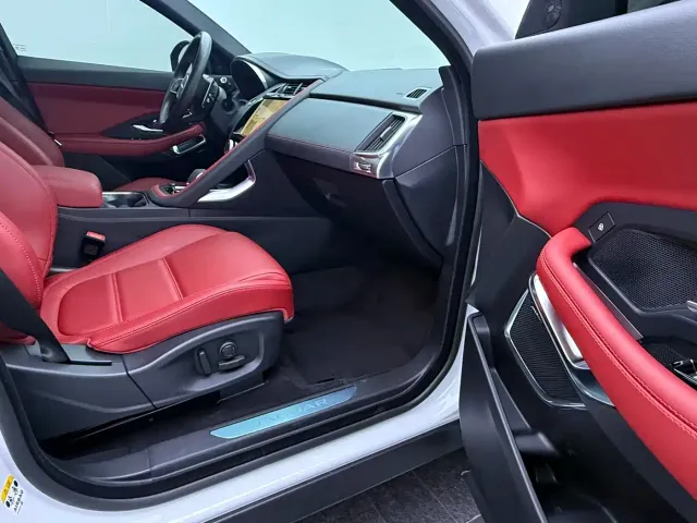 Jaguar E-PACE — Фото автомобиля 6