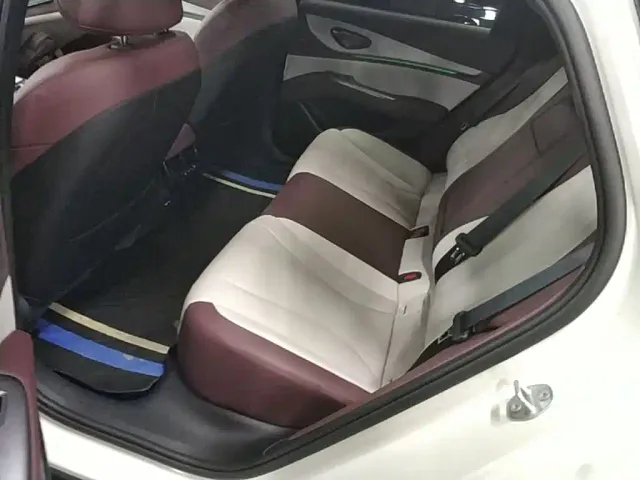 BYD Seal 07 DM-i — Фото автомобиля 16