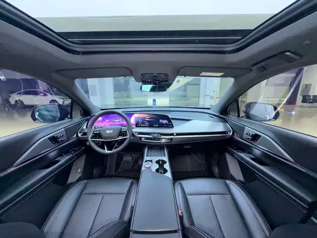 Cadillac XT5 — Фото автомобиля 6