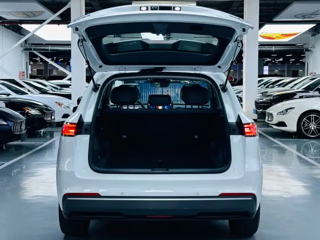 Geely Galaxy Starship 7 EM-i — Фото автомобиля 11