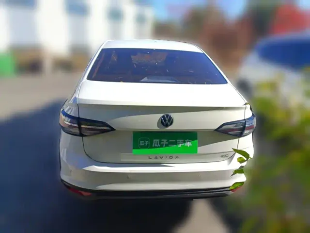 Volkswagen Lavida — Фото автомобиля 3
