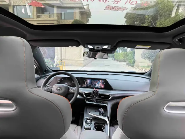Changan UNI-T — Фото автомобиля 6