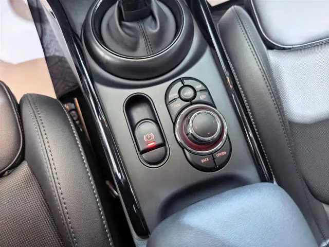 MINI Clubman — Фото автомобиля 12